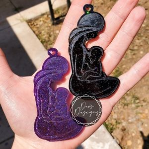 Nursing mother keychain